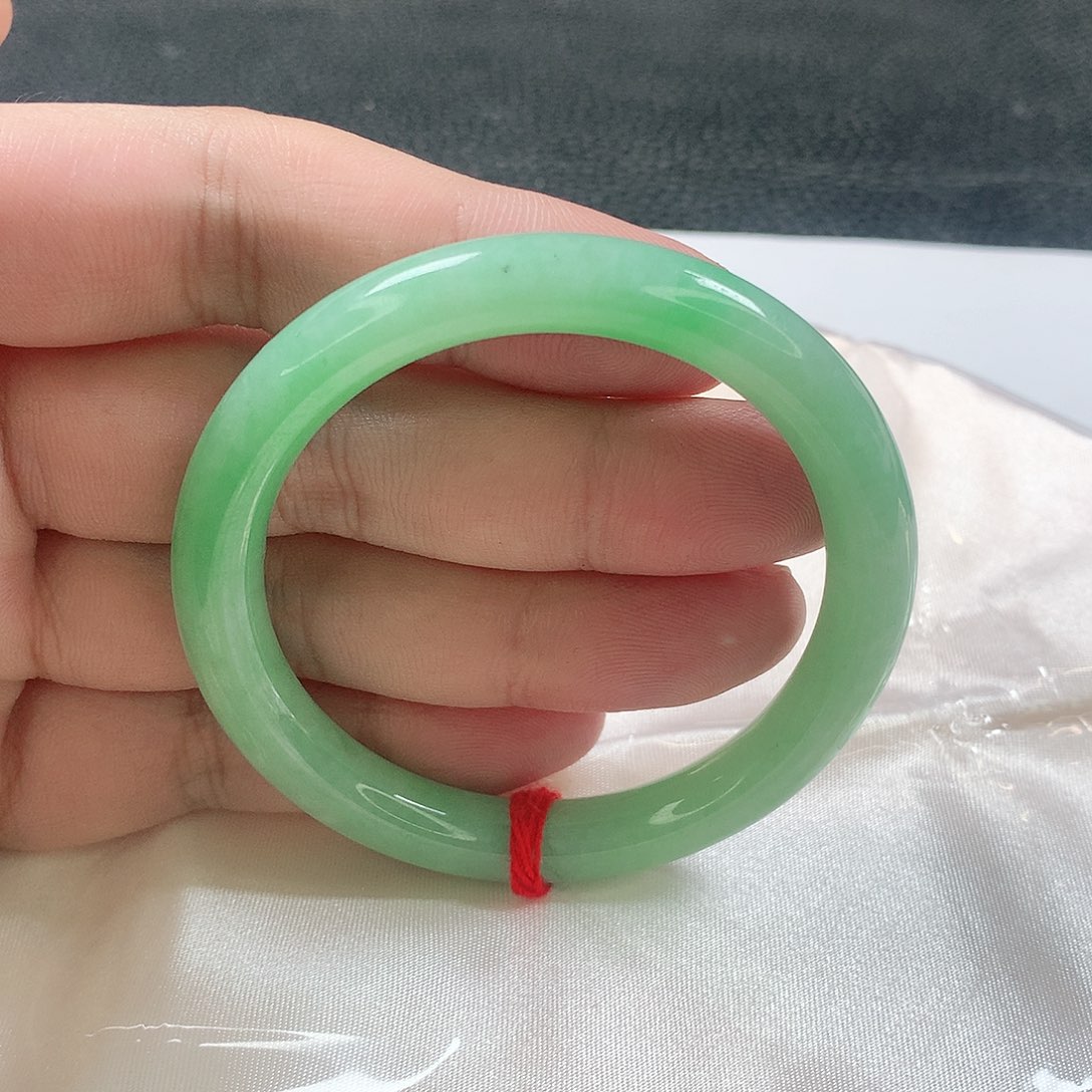 未镶嵌手镯（圆镯）翡翠319号