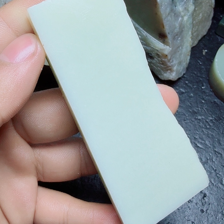 未镶嵌和田玉（糖玉）珠宝奇石