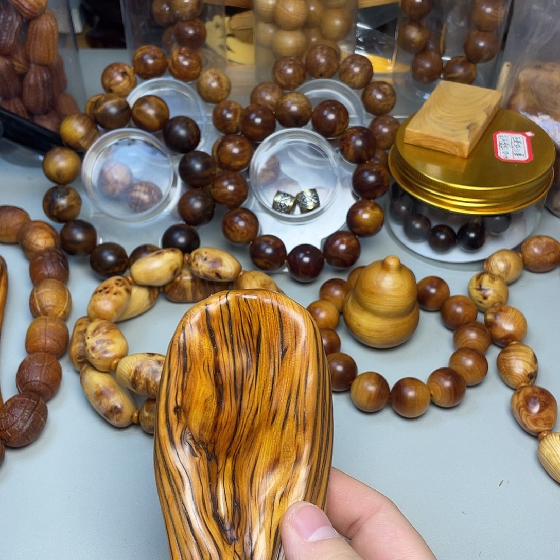 柏木（崖柏）太行崖柏陈化手把件