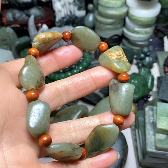 未镶嵌和田玉（糖玉）珠宝半成品