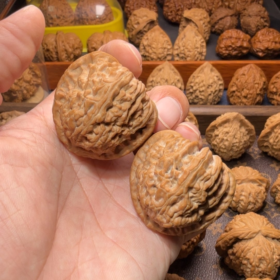 文玩核桃把件鑫*40延庆三角白狮子头