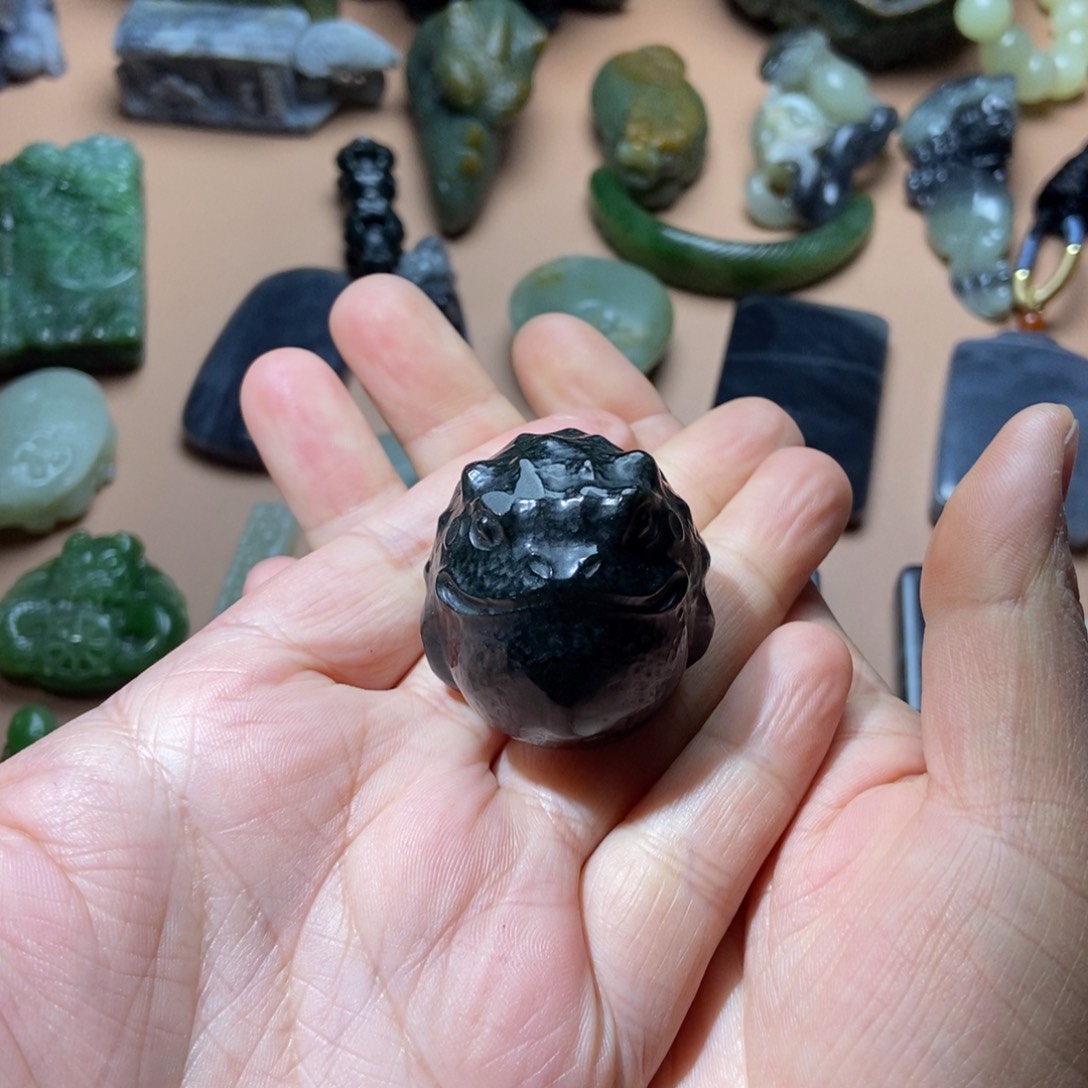 和田玉颈饰未镶嵌定制