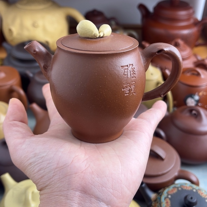 茶壶紫砂130cc降坡半手