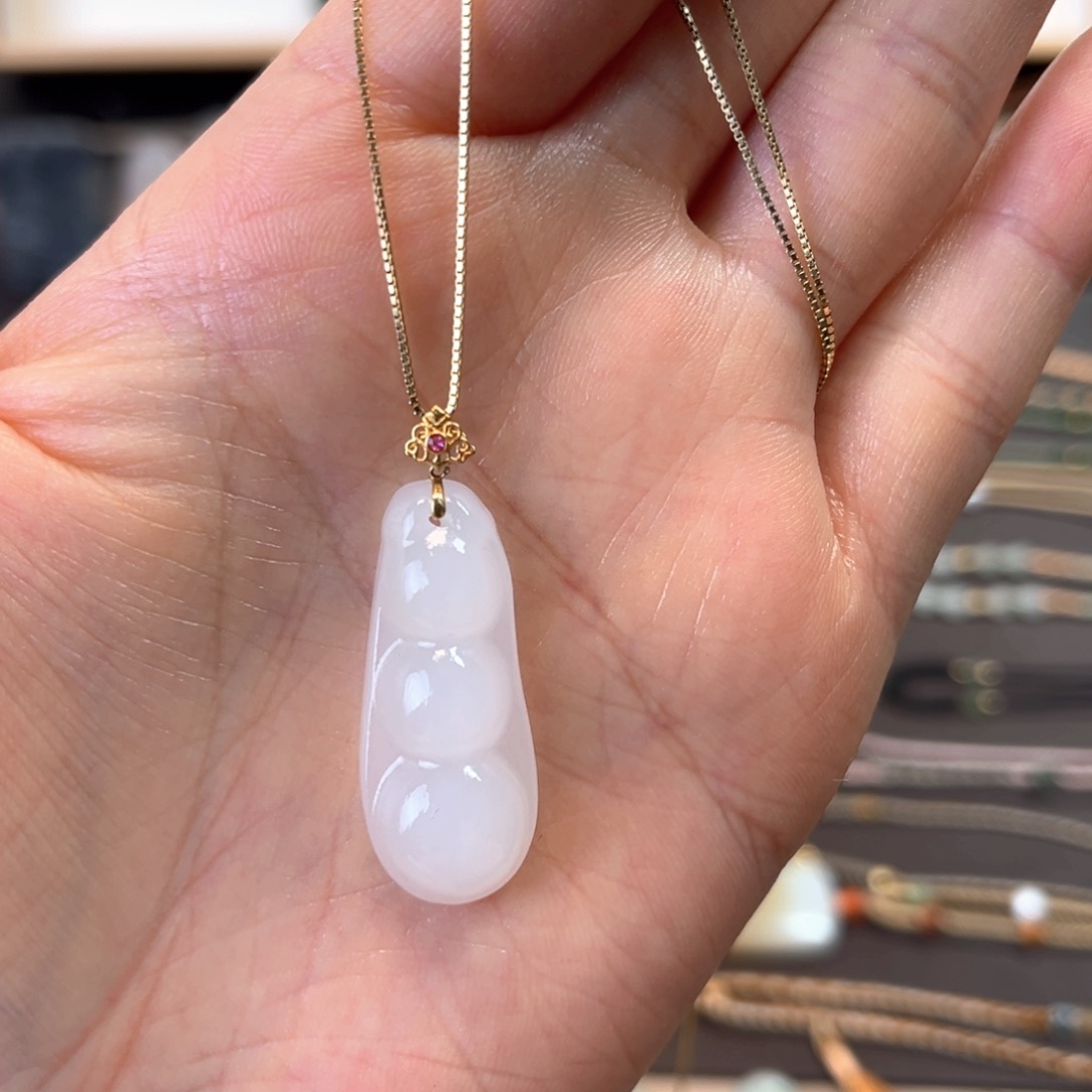 和田玉颈饰18K金镶嵌福豆