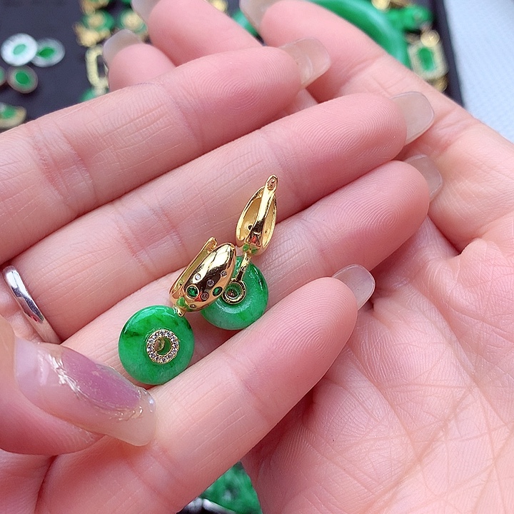 翡翠颈饰银S925镶嵌翡翠