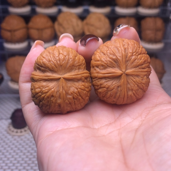 文玩核桃把件35号状元红1314 32尺