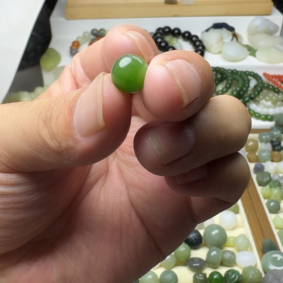 和田玉未镶嵌珠宝半成品和田玉碧玉圆珠9+