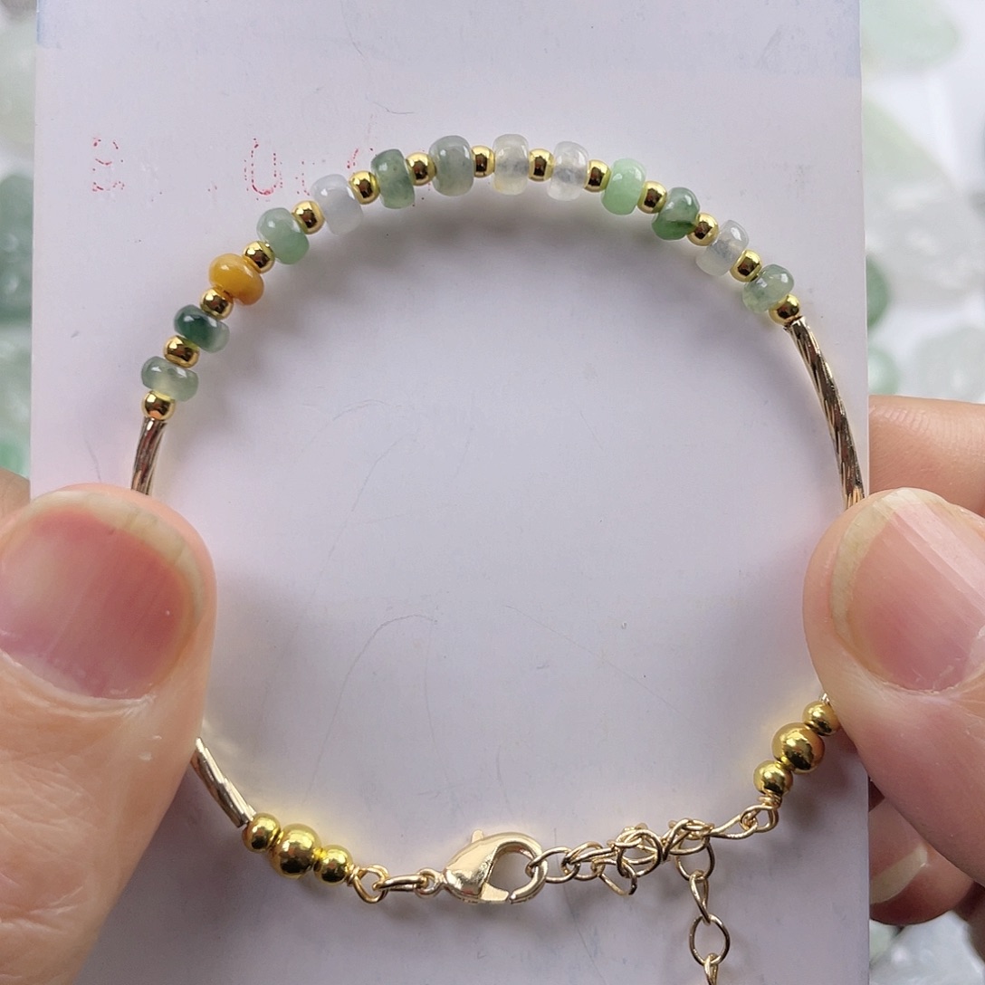 翡翠颈饰未镶嵌手链