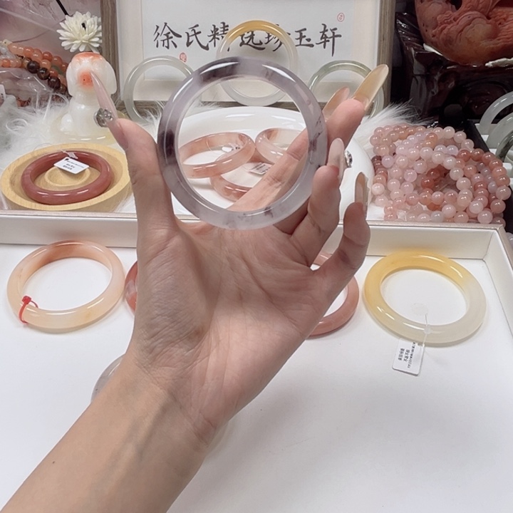 未镶嵌手镯石英质玉巧**块