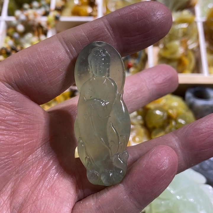 蛇纹石玉颈饰未镶嵌