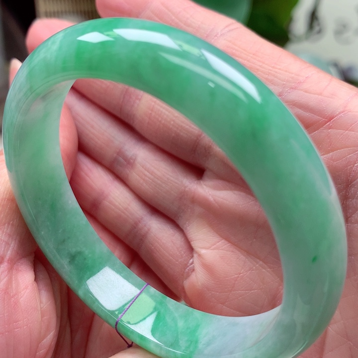 下***见翡翠未镶嵌手镯天然翡翠手镯