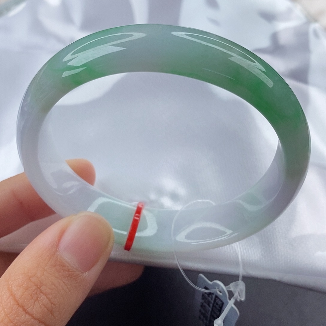 翡翠手镯（贵妃镯）未镶嵌55贵妃