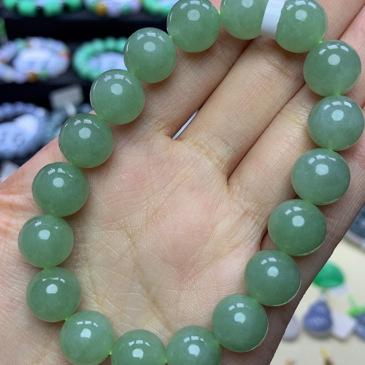 翡翠手链未镶嵌翡翠