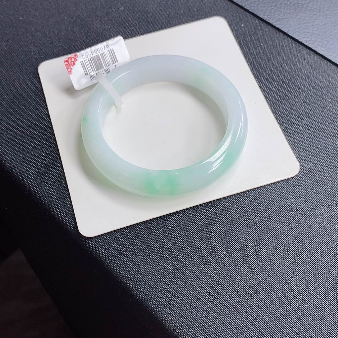 翡翠手镯未镶嵌53.9圈口