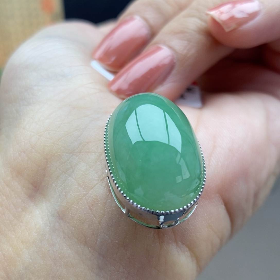 翡翠18K金镶嵌颈饰吊坠72