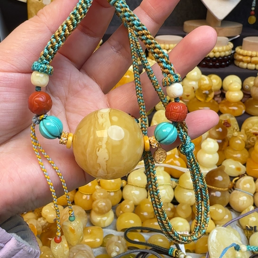 琥珀未镶嵌套链天然俄料浓白妖花蜜蜡圆珠