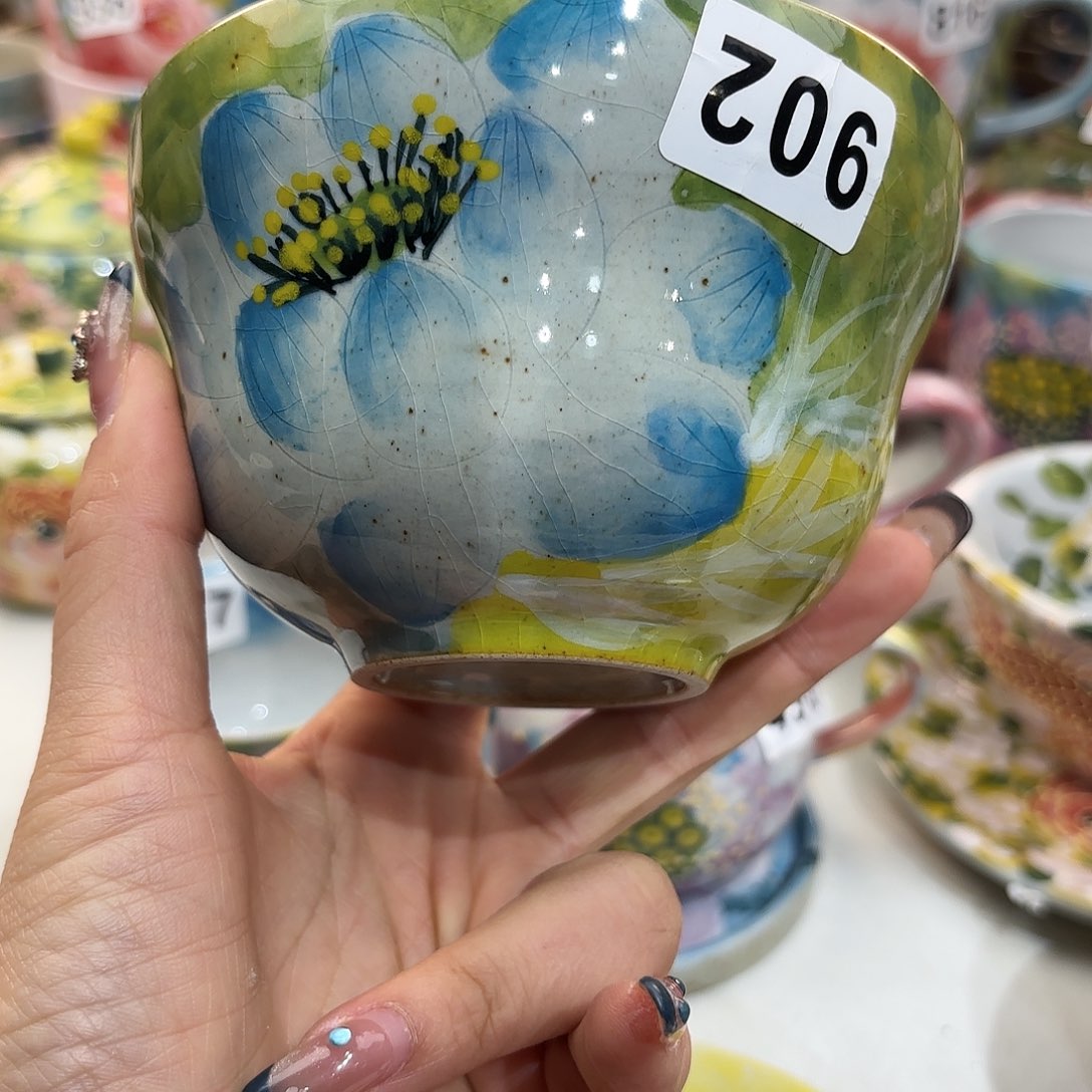 瓷片在这个充满生机又神秘