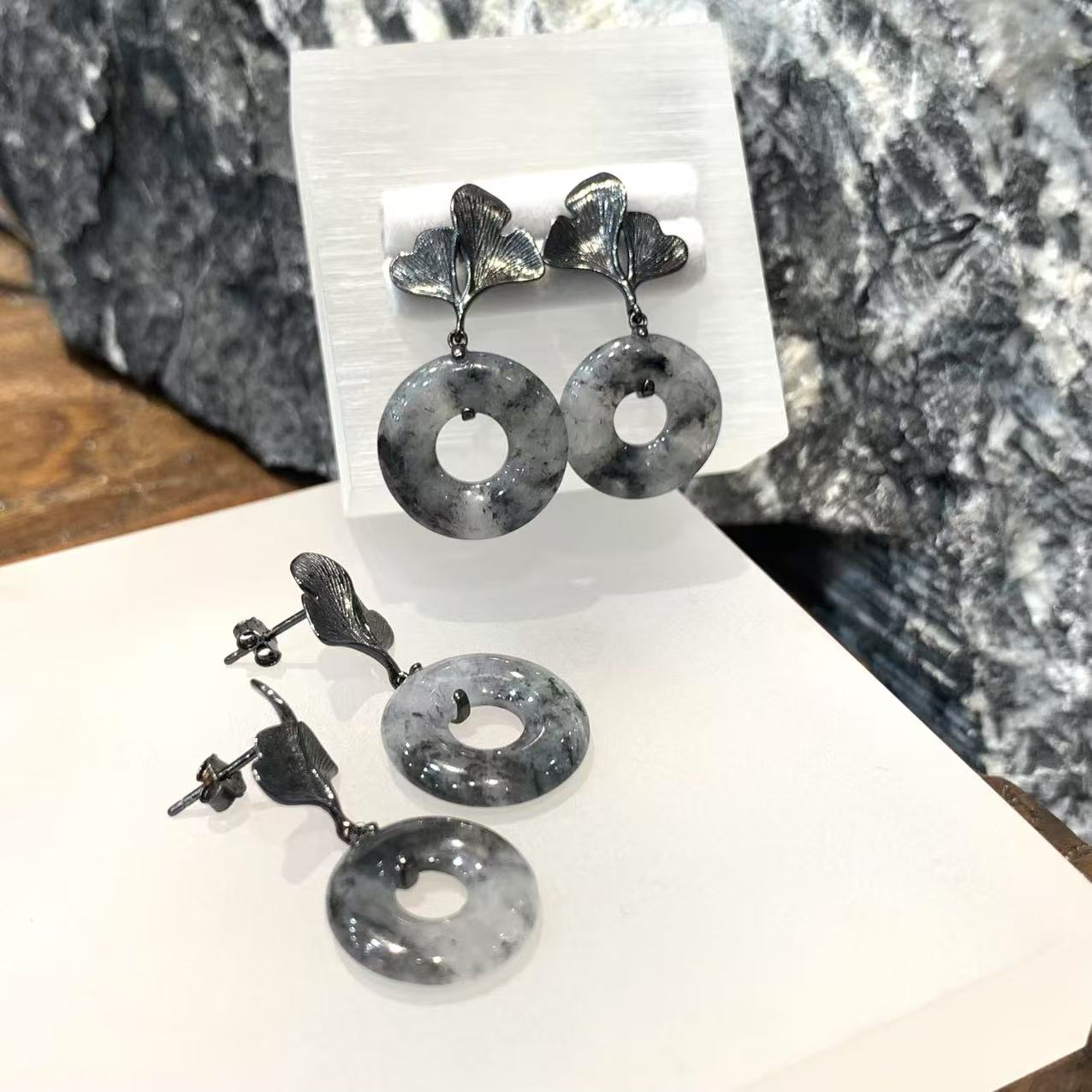 【山玥珠宝】会员日专享｜天然翡翠乌鸡甜甜圈耳钉（多样性发货1对）