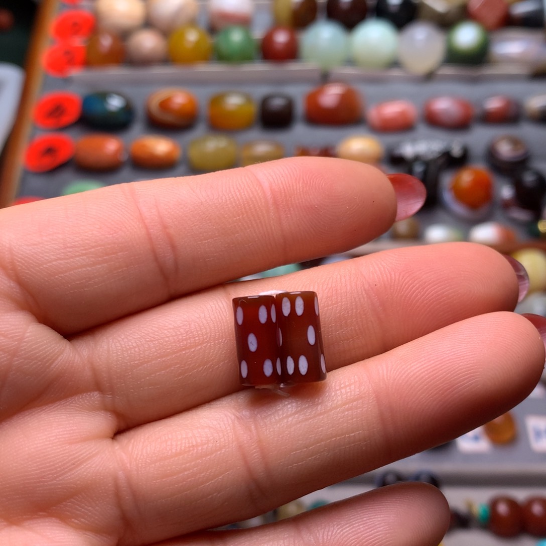 玛瑙/玉髓颈饰未镶嵌哈***麒