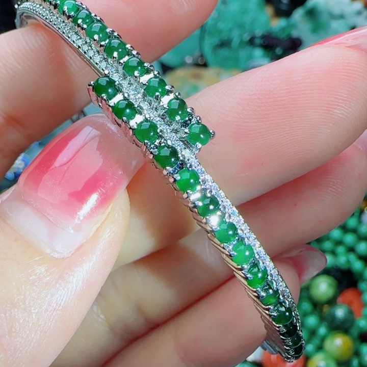 翡翠未镶嵌颈饰天然A货14