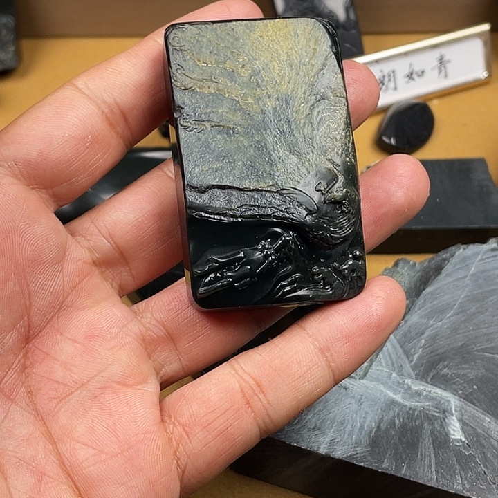 张***宏和田玉未镶嵌颈饰