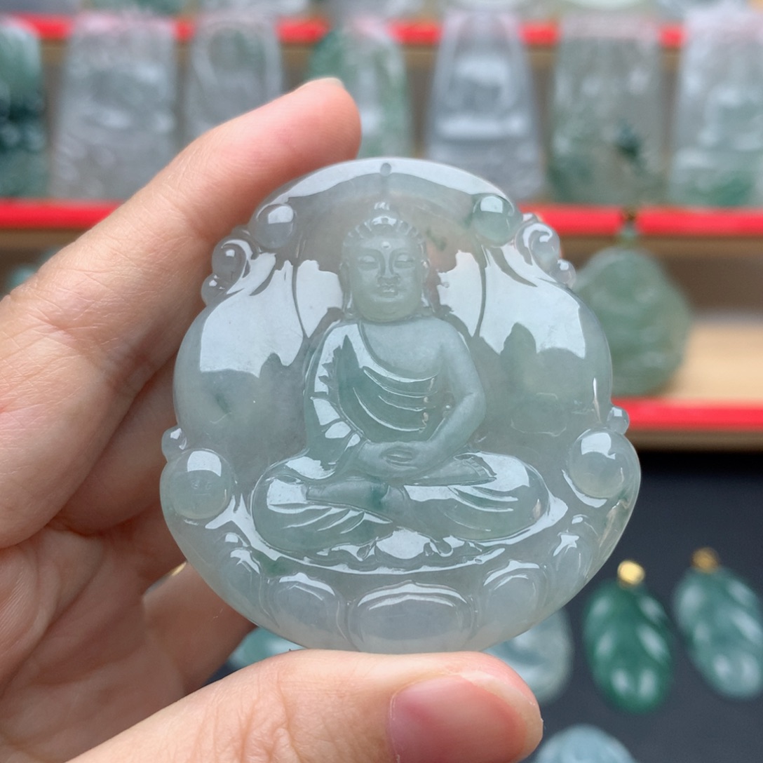 翡翠未镶嵌颈饰大日