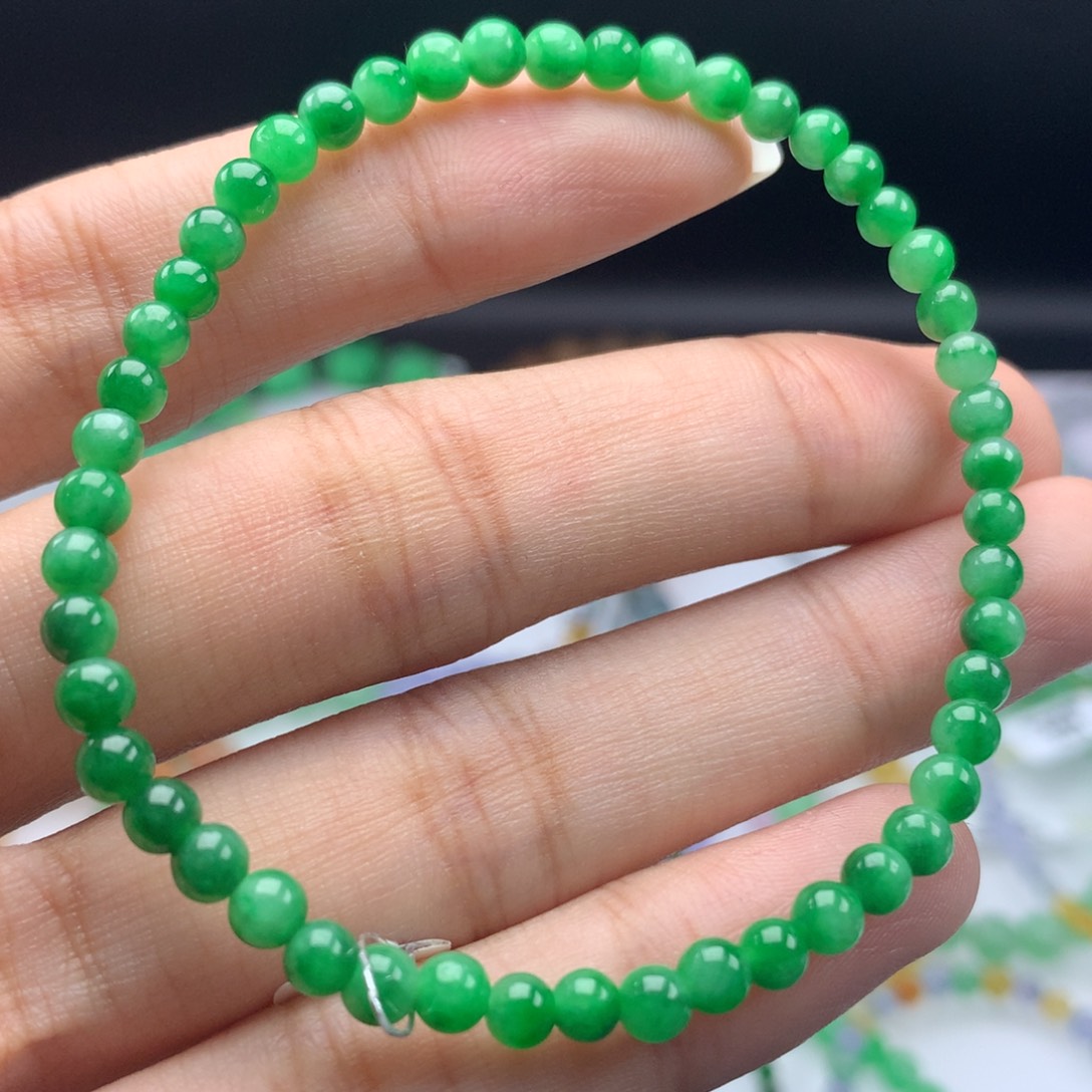 翡翠手链未镶嵌卡