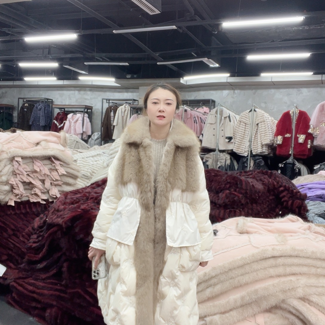 米色和黑色都很好看