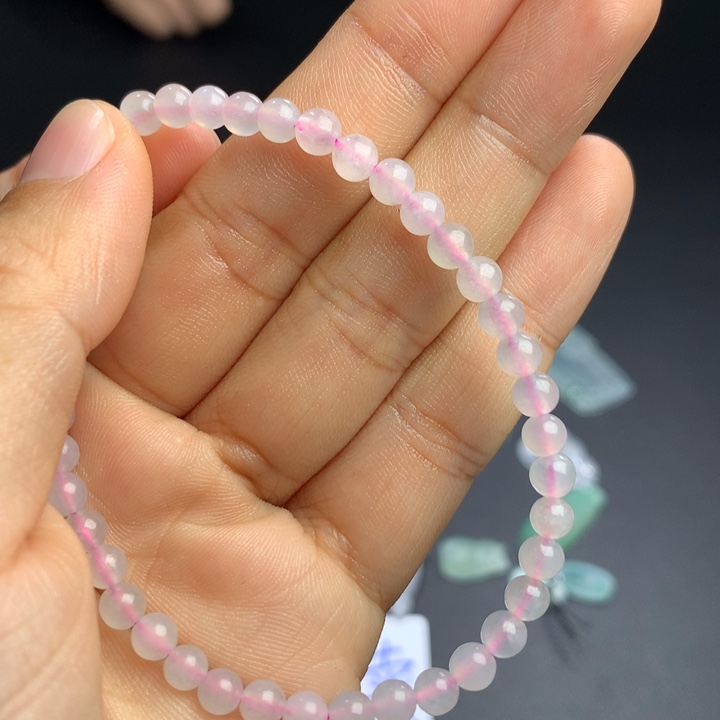 定制翡翠未镶嵌手串