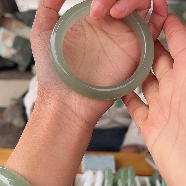 绿东陵冰晴水手镯