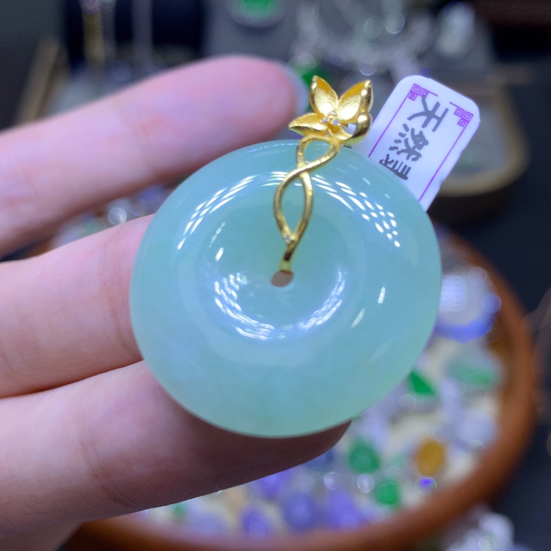 翡翠18K金镶嵌颈饰翡翠吊坠项链