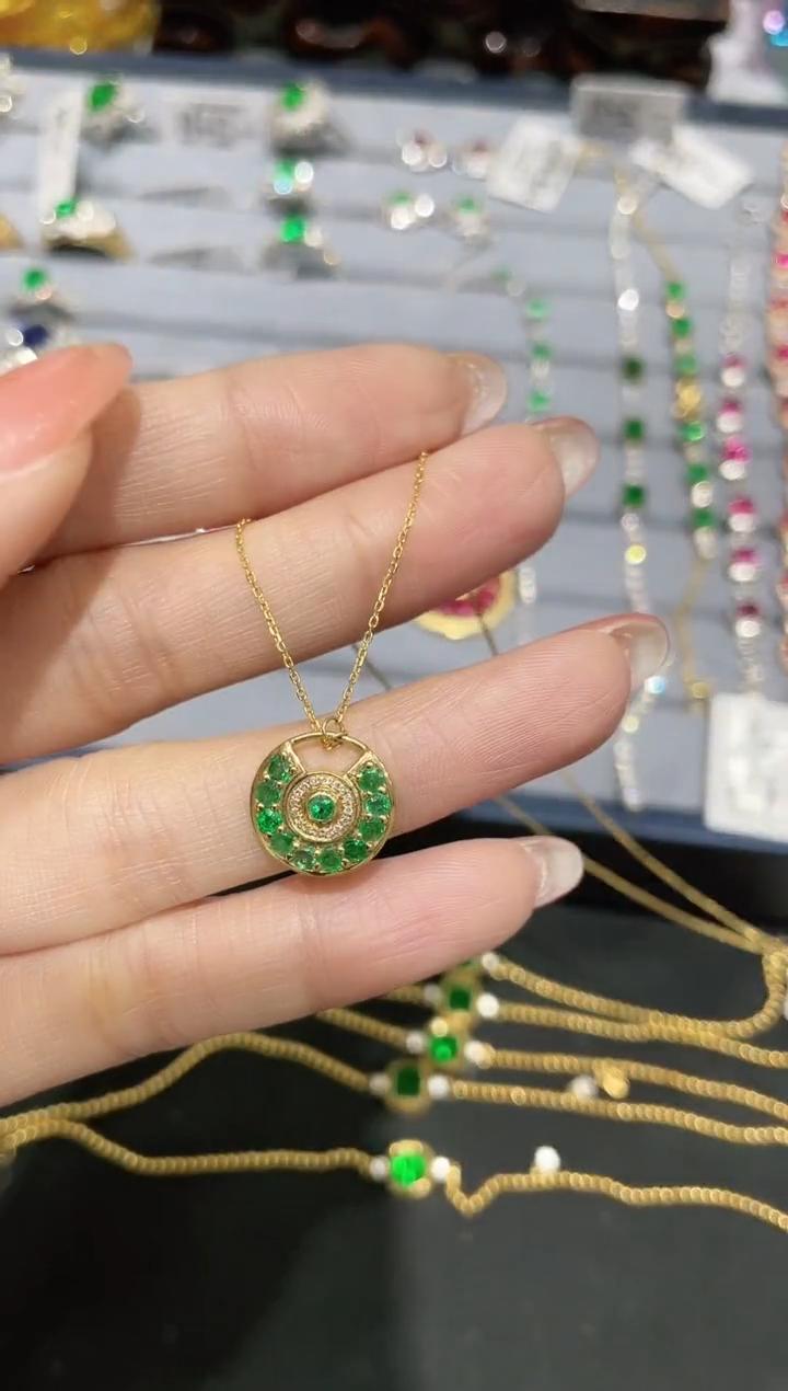 18K金镶嵌天然祖母绿项链