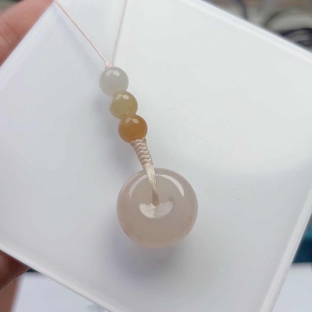 石英质玉未镶嵌颈饰