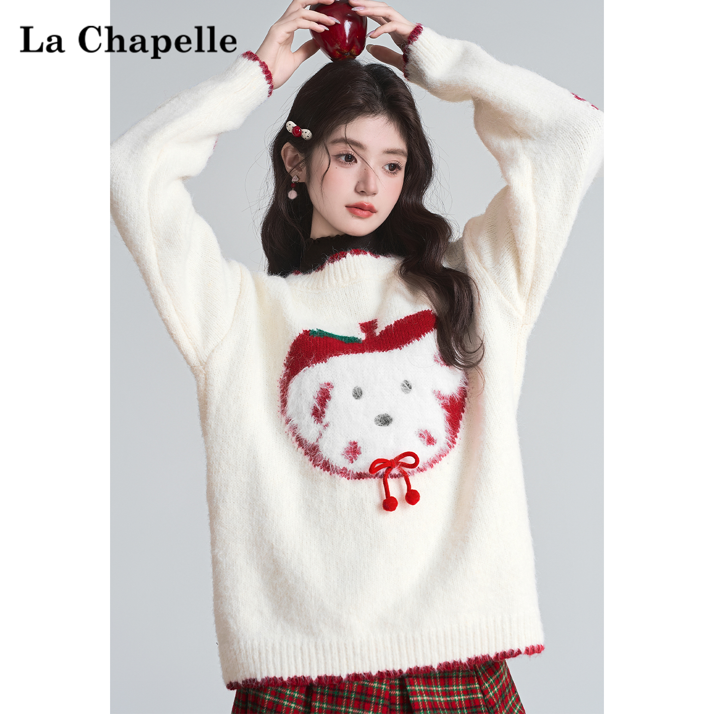 拉夏贝尔复古米白色圆领毛衣女冬季新款慵懒风卡通套头针织衫上衣