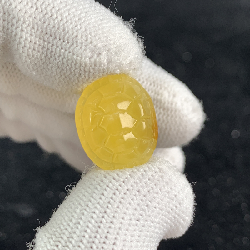 Q1002保真原矿俄料尺寸17.6*14.6mm蜜蜡单颗富甲天下背云微瑕放漏