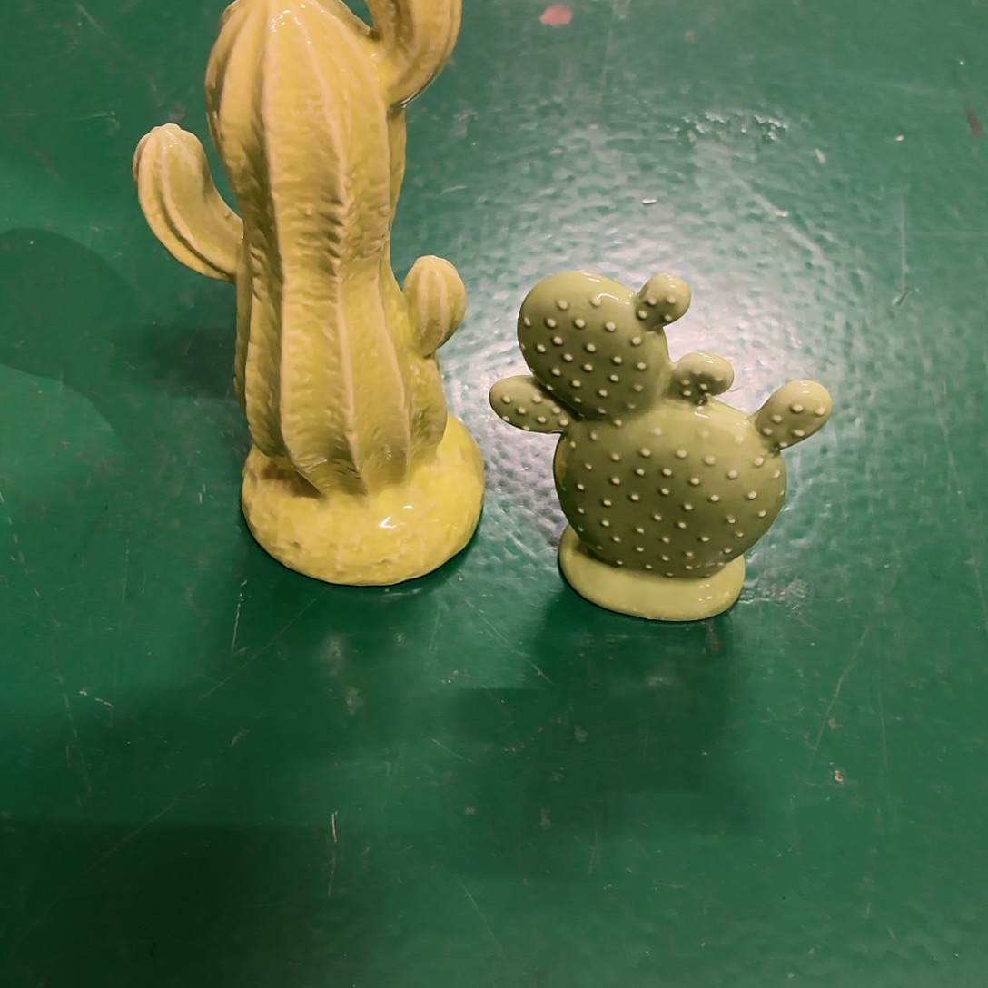 小***歪陶瓷艺术设计中心