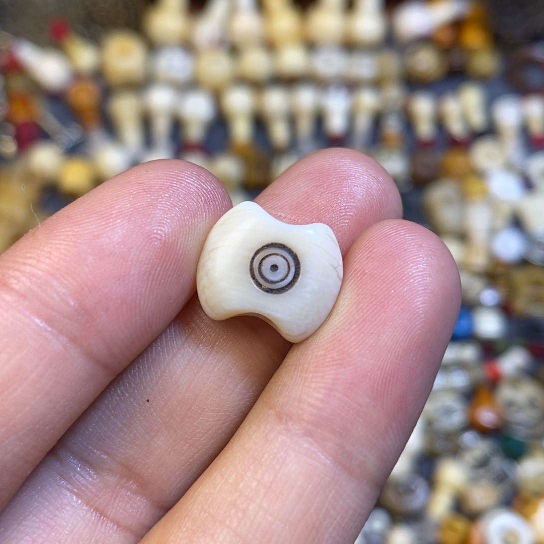 琉璃颈饰米*配饰背云