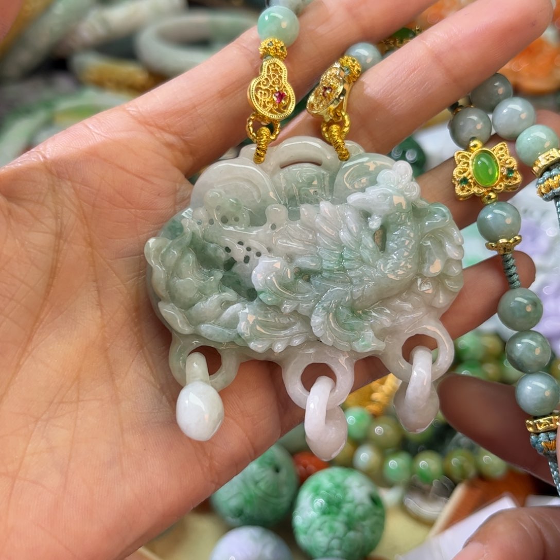 翡翠颈饰未镶嵌待编款