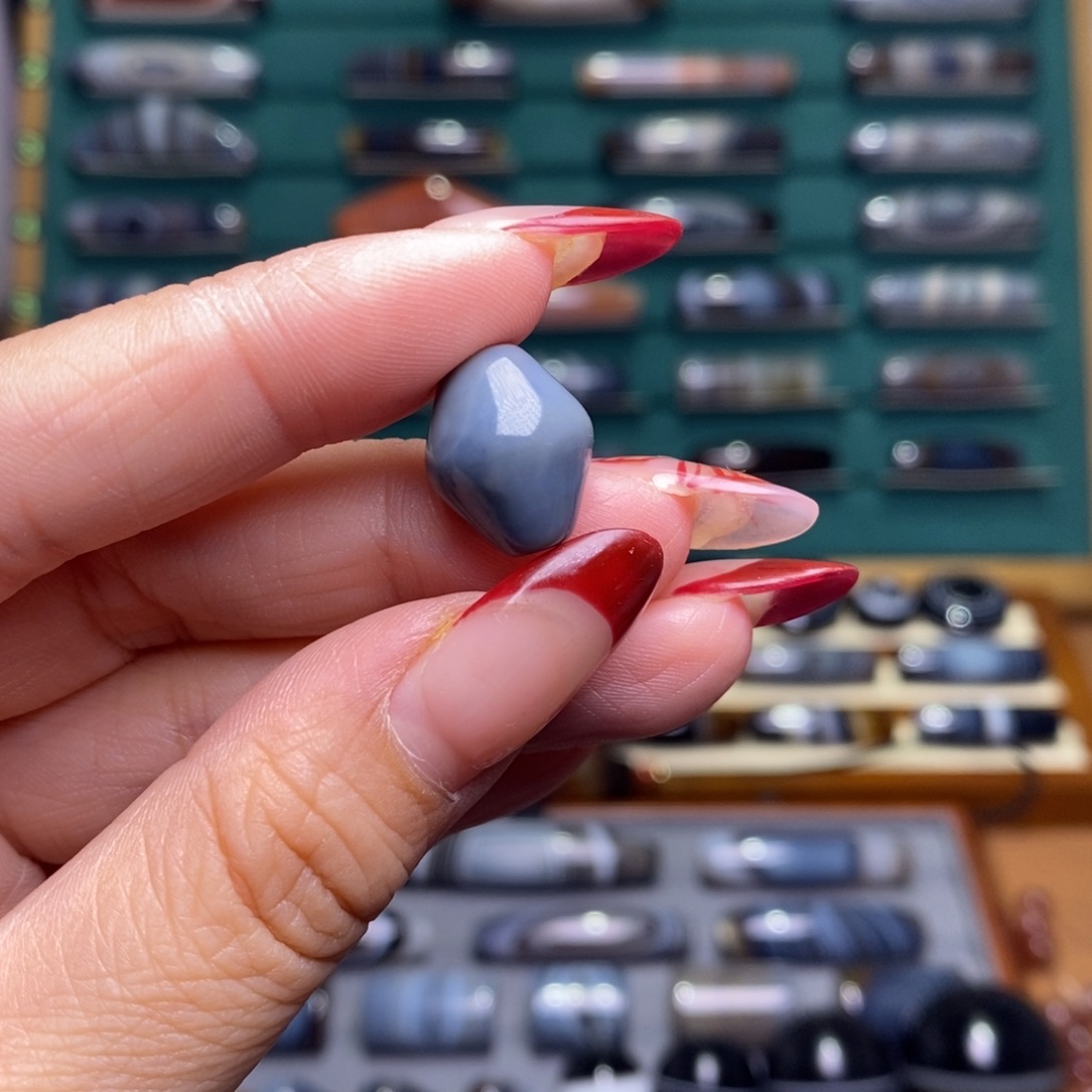 叶***玛瑙/玉髓未镶嵌珠宝半成品