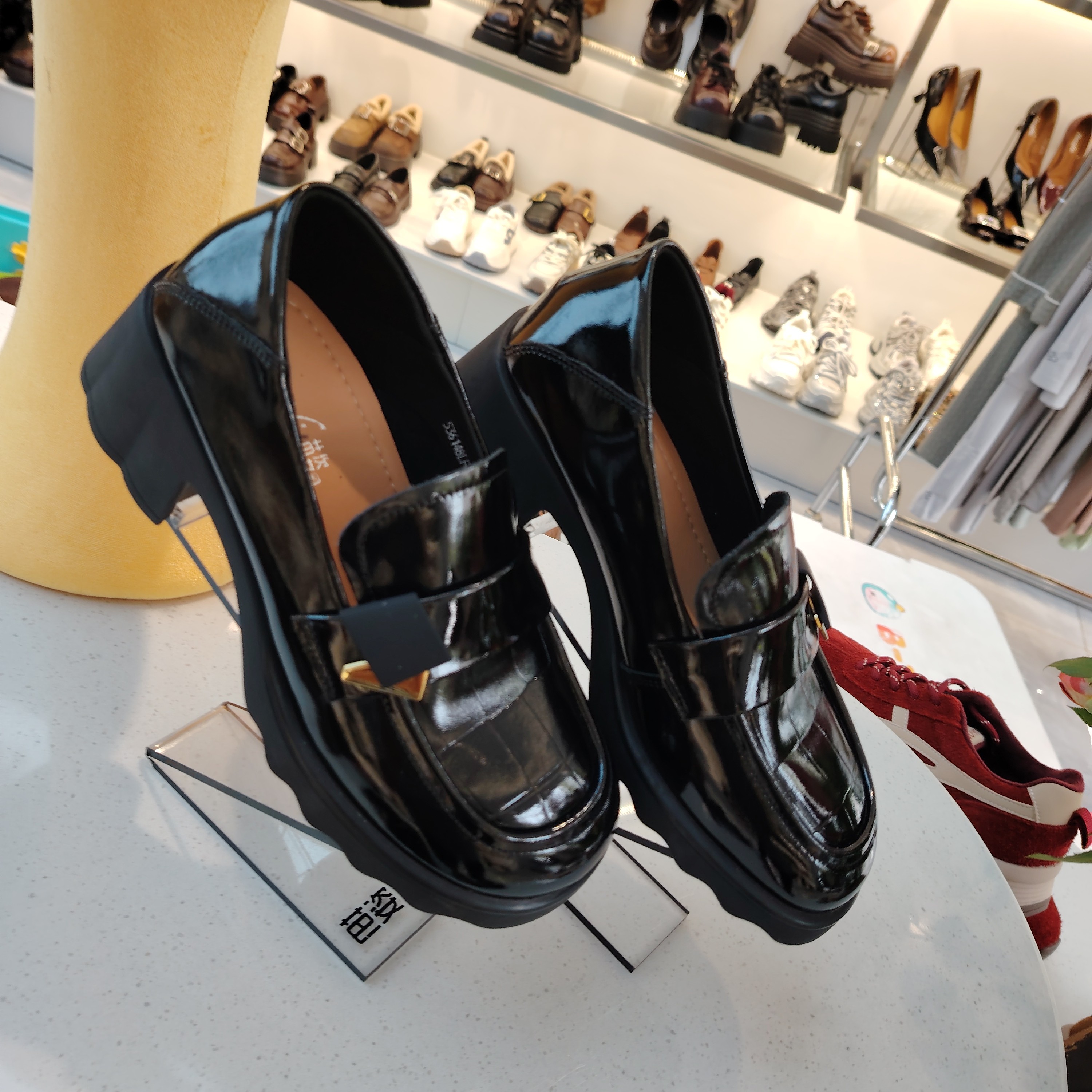 休闲乐福鞋2025春季新款英伦风厚底百搭软皮圆头粗跟