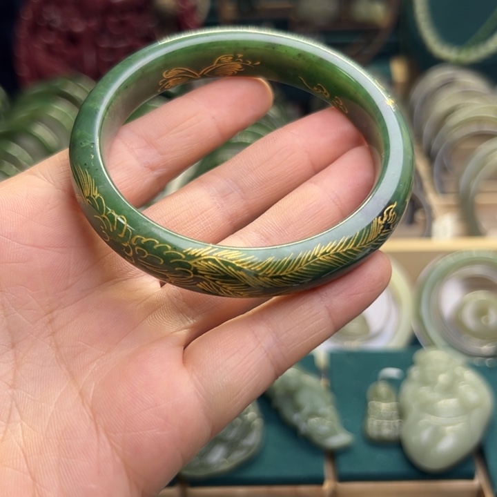 和田玉手镯未镶嵌62.8圈围m337