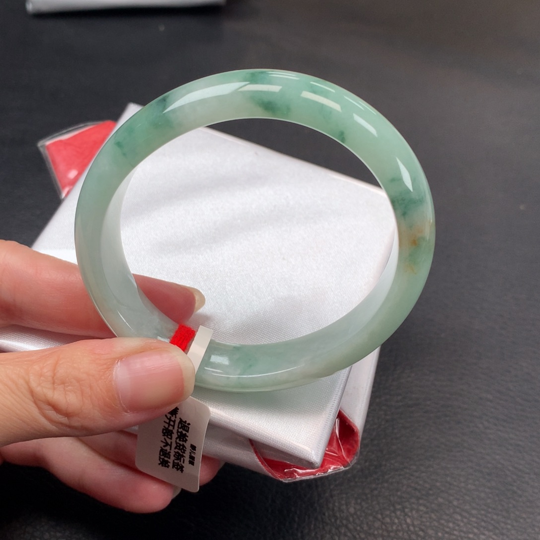 翡翠未镶嵌手镯54贵妃飘绿花