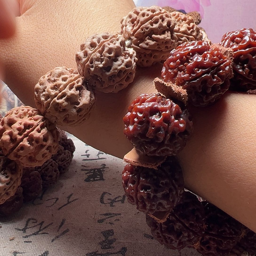 用***8吊坠金刚菩提金刚菩提手串