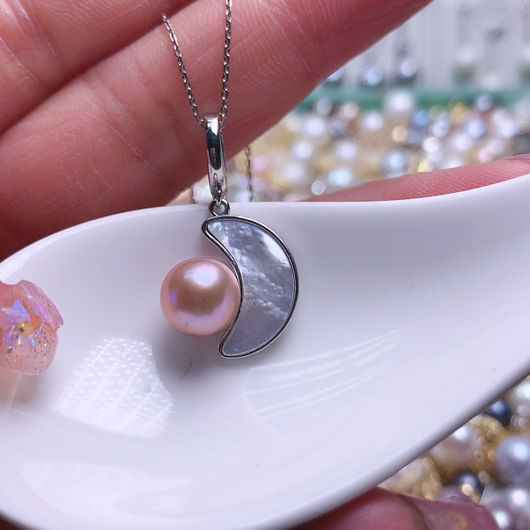 淡水珍珠吊坠(赠链)未镶嵌