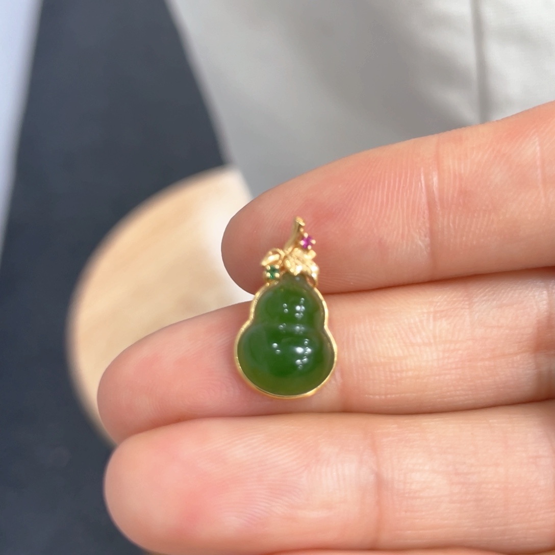 和田玉18K金镶嵌颈饰