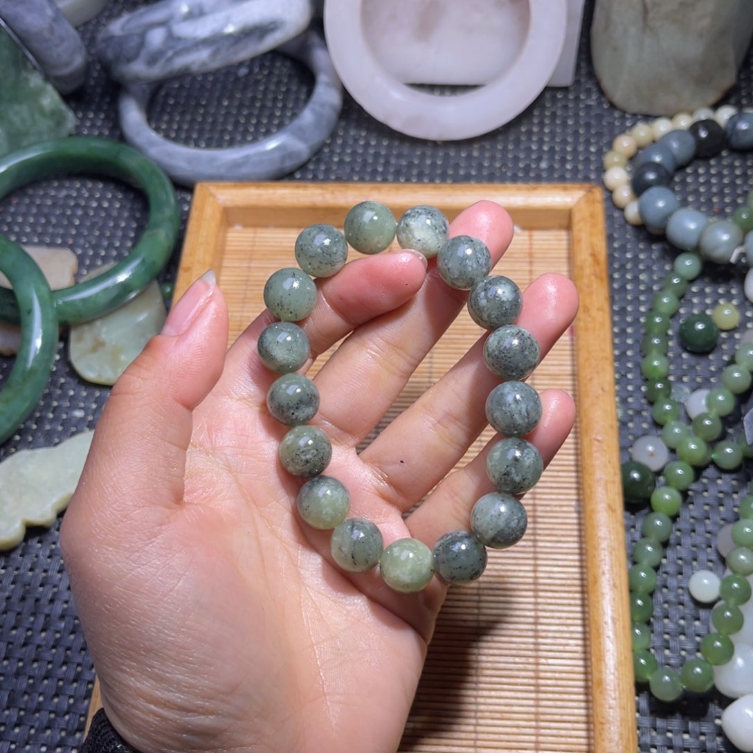 未镶嵌和田玉车挂