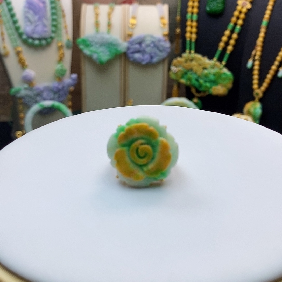 翡翠戒指未镶嵌天然