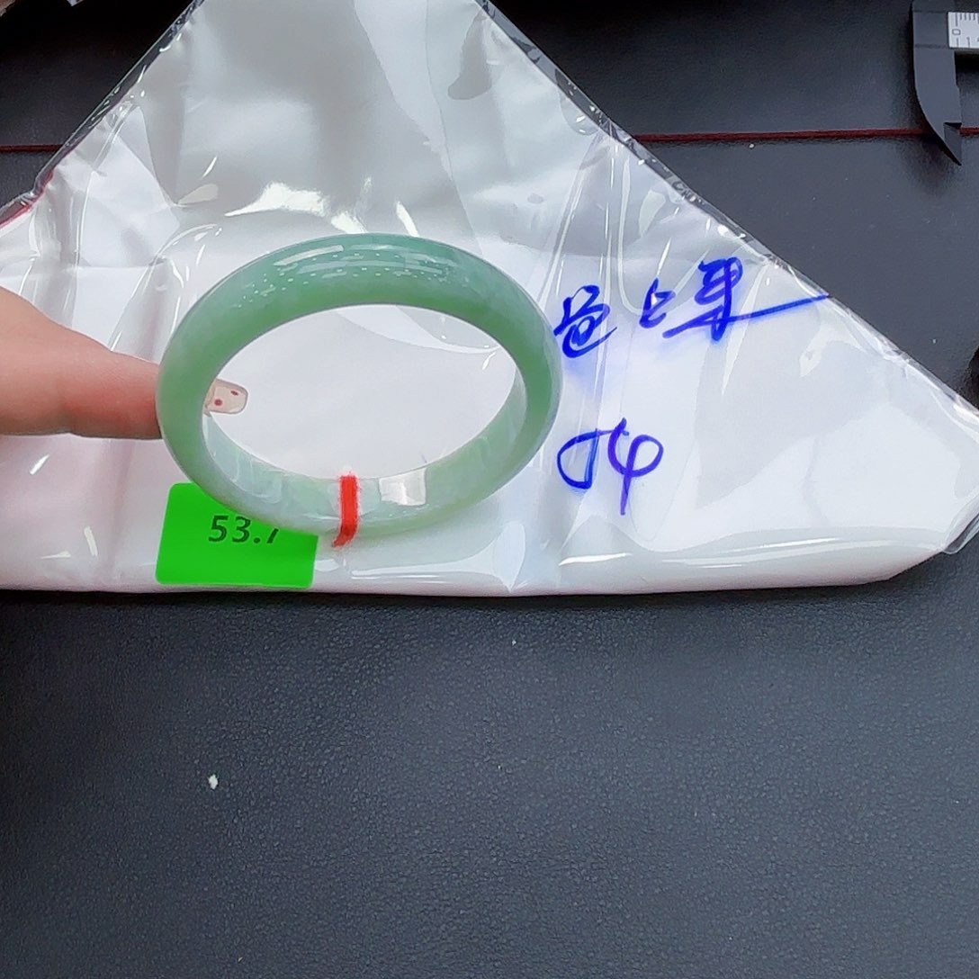 翡翠手镯未镶嵌天然缅甸a货翡翠 