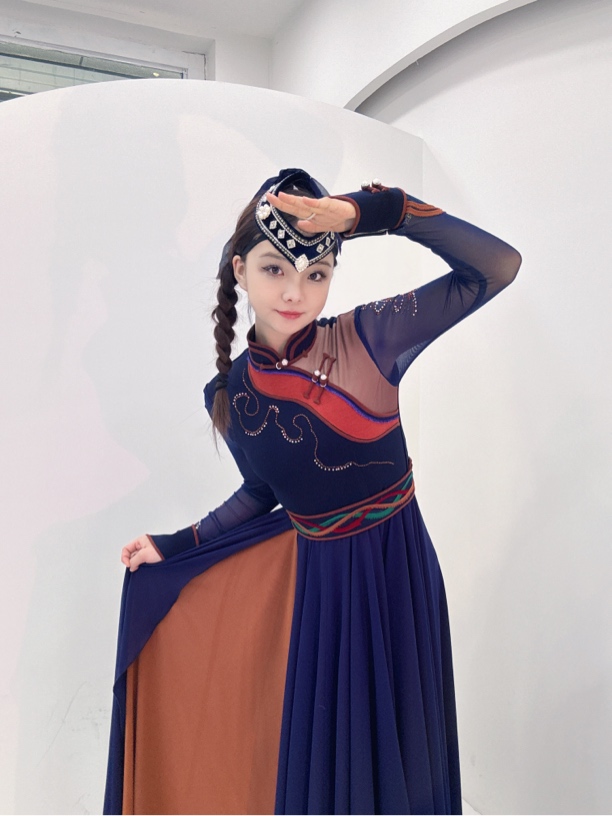 乌音格舞美 蒙古舞蹈服装 藏蓝色 红咖拼接 复古