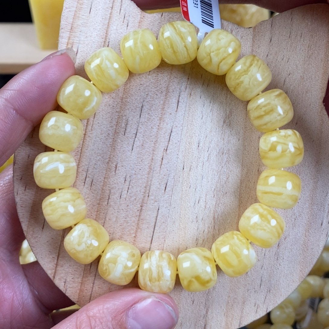 蜜蜡裸石未镶嵌邵*